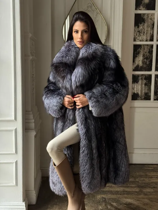 Длинная шуба из натурального меха чернобурки, воротник шаль
