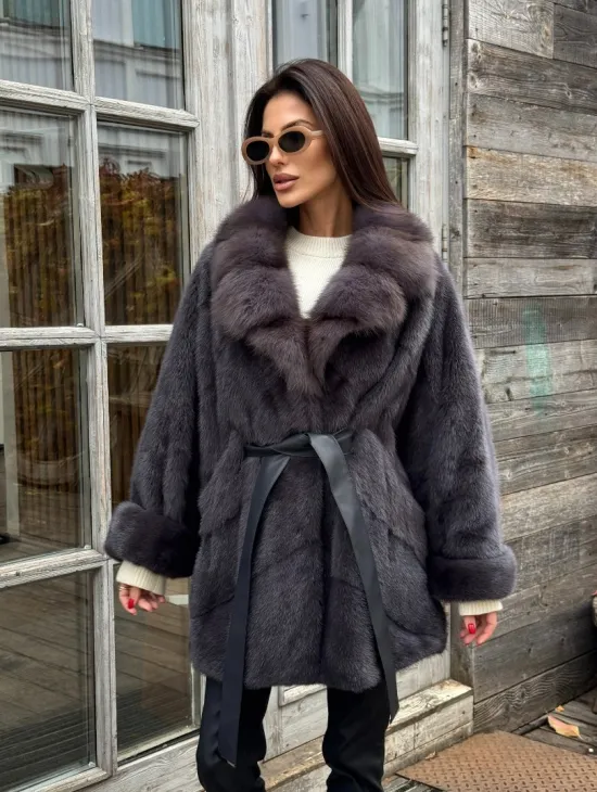 Шуба Летучая мышь из норки Graphite с английским воротником из меха куницы
