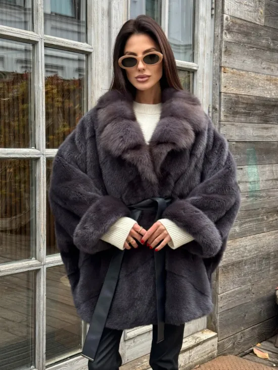Шуба Летучая мышь из норки Graphite с английским воротником из меха куницы