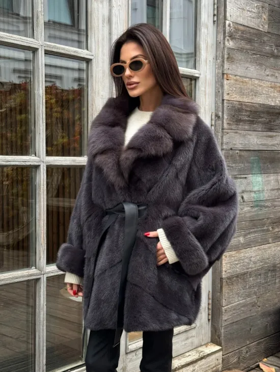 Шуба Летучая мышь из норки Graphite с английским воротником из меха куницы