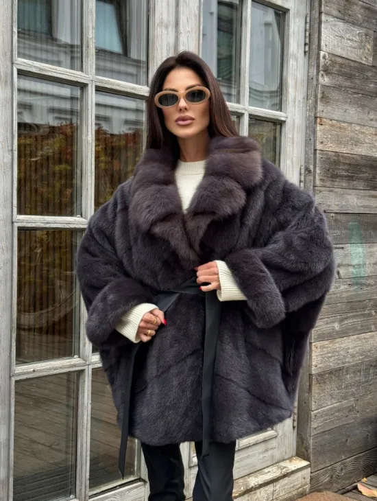 Шуба Летучая мышь из норки Graphite с английским воротником из меха куницы