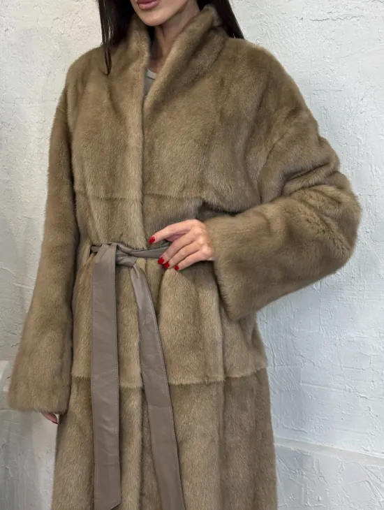 Элегантная норковая шуба кимоно с V-образным воротником в цвете Pastel