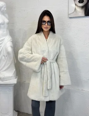Светлая норковая шуба - халат средней длины из велюровой норки