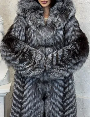 Длинная шуба с капюшоном из натуральной лисы Silver Fox Fur в росшив