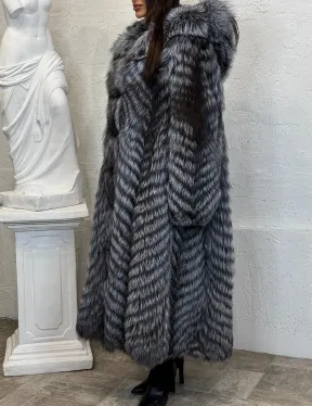 Длинная шуба с капюшоном из натуральной лисы Silver Fox Fur в росшив