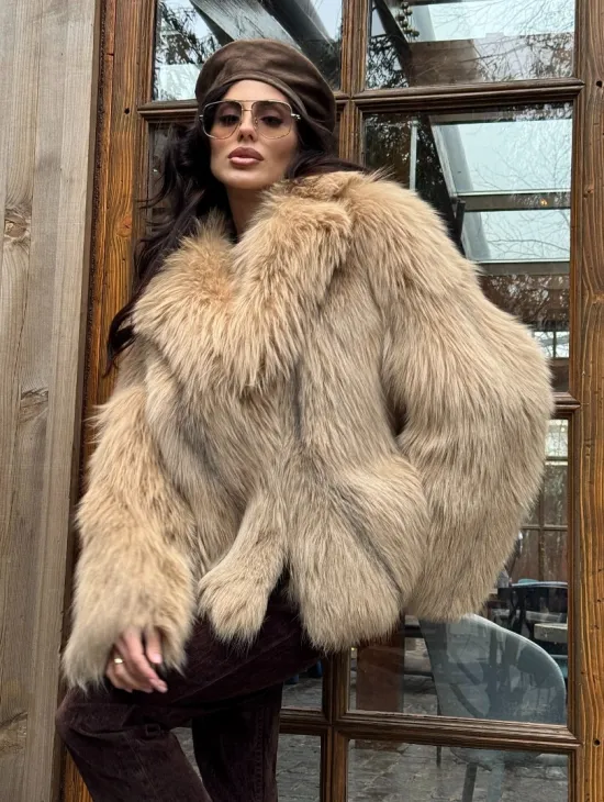 Шуба женская из меха тонированной лисы - английский воротник