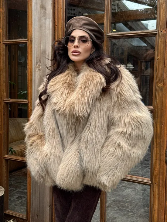 Шуба женская из меха тонированной лисы - английский воротник