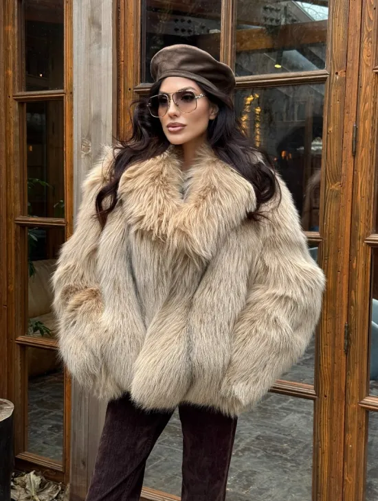 Шуба женская из меха тонированной лисы - английский воротник