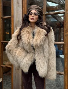 Шуба женская из меха тонированной лисы - английский воротник