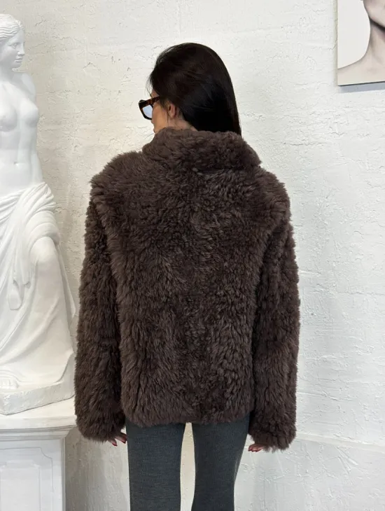 Полушубок - куртка женская из натуральной овчины с воротником апаш