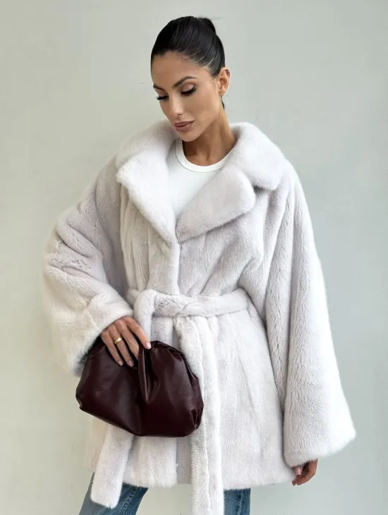 Premium шуба Летучая мышь из меха норки SAGA FURS с потайным меховым поясом