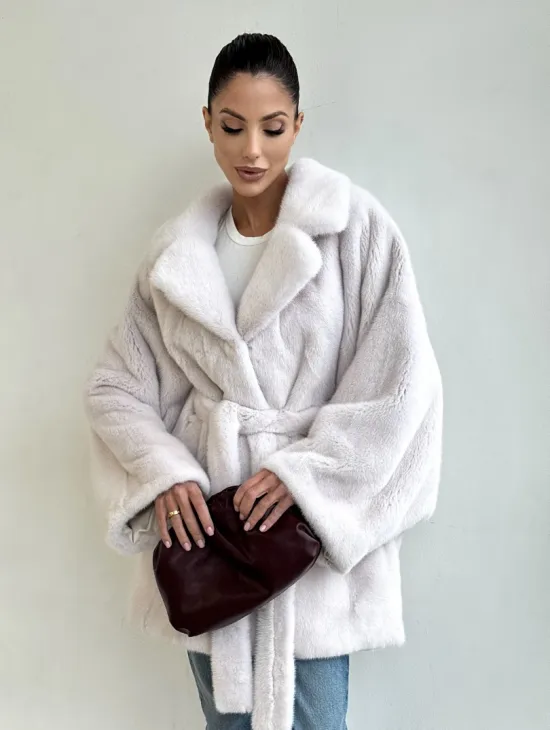 Premium шуба Летучая мышь из меха норки SAGA FURS с потайным меховым поясом