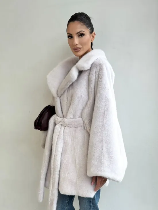 Premium шуба Летучая мышь из меха норки SAGA FURS с потайным меховым поясом