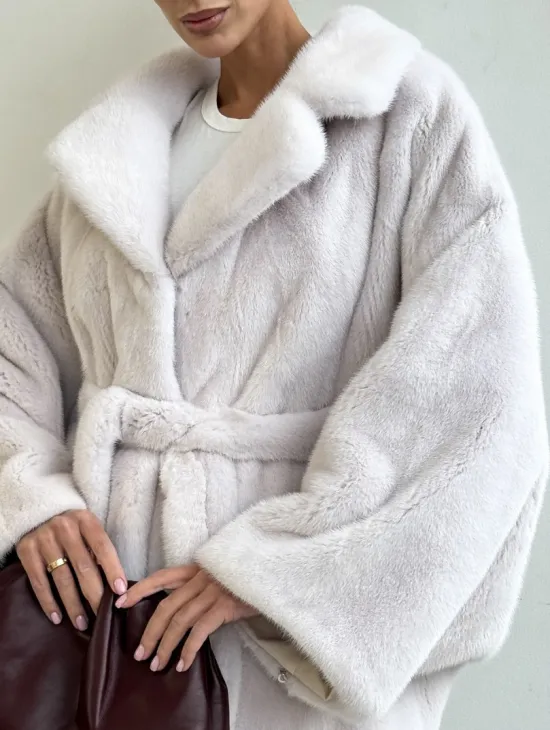 Premium шуба Летучая мышь из меха норки SAGA FURS с потайным меховым поясом