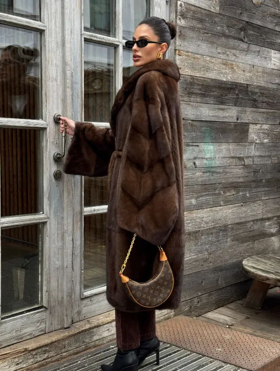 Шуба - кимоно Chic Fashion из норки орех с английским воротником