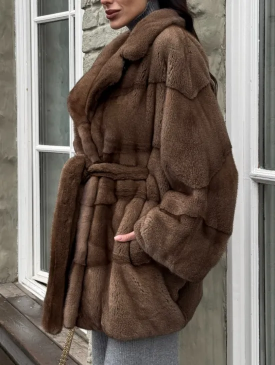 Premium мех, шуба летучая мышь из аукционной норки в натуральном цвете пастель