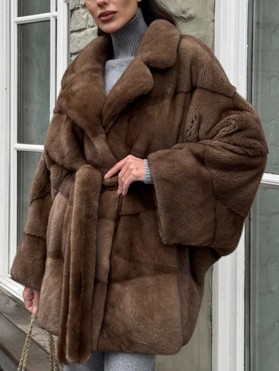 Premium мех, шуба летучая мышь из аукционной норки в натуральном цвете пастель