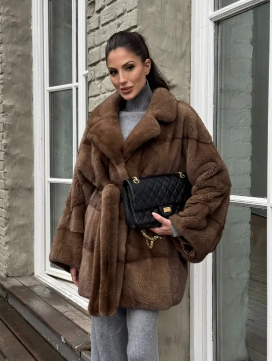 Premium мех, шуба летучая мышь из аукционной норки в натуральном цвете пастель