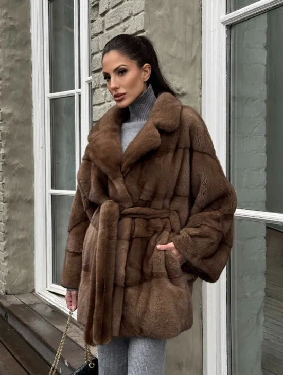 Premium мех, шуба летучая мышь из аукционной норки в натуральном цвете пастель