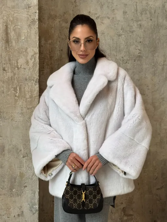 Шуба автоледи из импортной плюшевой норки White с английским воротником