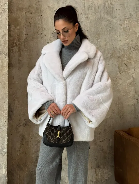 Шуба автоледи из импортной плюшевой норки White с английским воротником