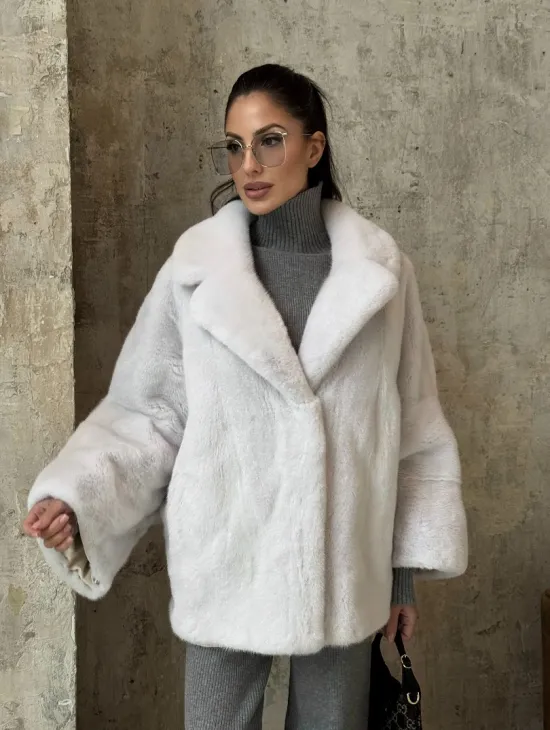 Шуба автоледи из импортной плюшевой норки White с английским воротником