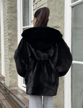 Шуба из канадской норки с капюшоном кобра, фасон летучая мышь