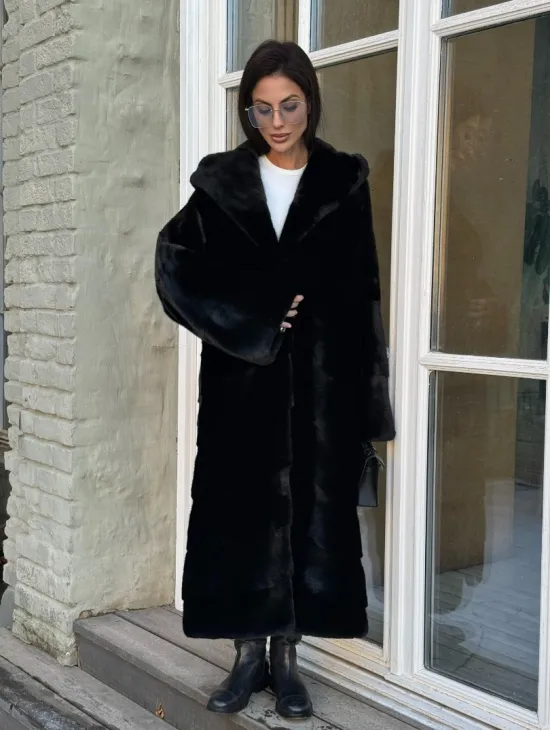 Шуба кимоно с капюшоном черного цвета из скандинавской норки Saga Furs