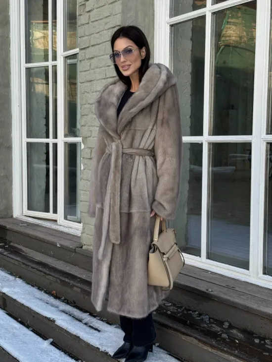 Шуба норковая серая с капюшоном и меховым поясом, классика