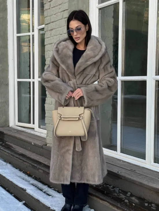Шуба норковая серая с капюшоном и меховым поясом, классика