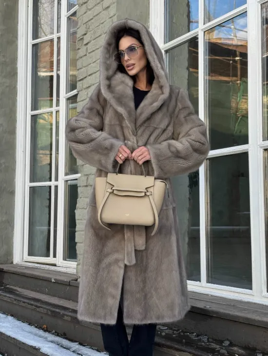 Шуба норковая серая с капюшоном и меховым поясом, классика