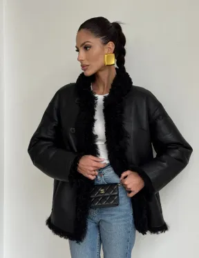 Черная двусторонняя женская дубленка зима 2025