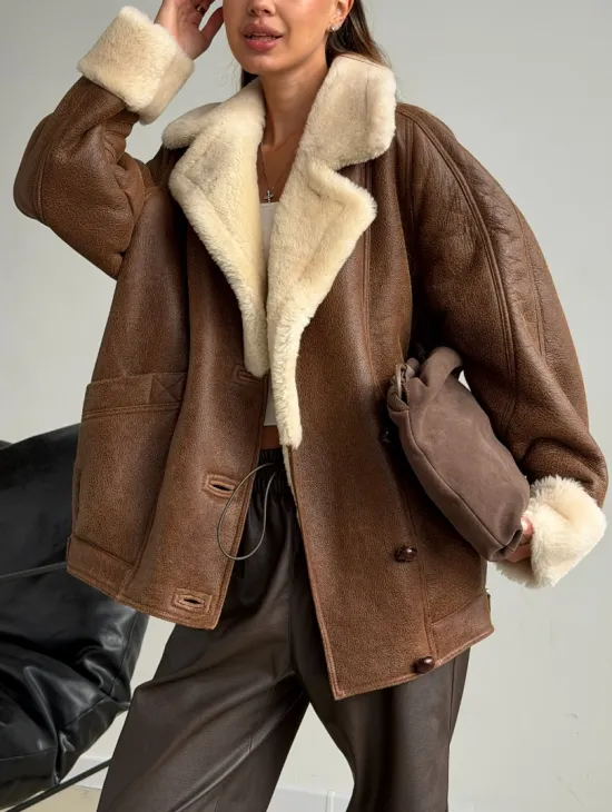 Коричневая женская винтажная дубленка на пуговицах