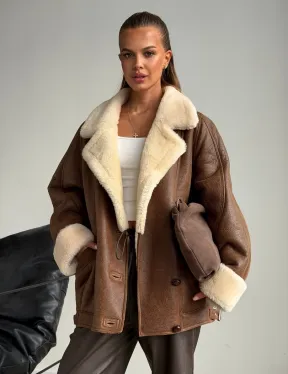 Коричневая женская винтажная дубленка на пуговицах