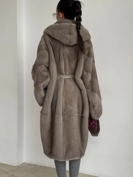 Норковая шуба кимоно с капюшоном кобра в натуральном сером цвете