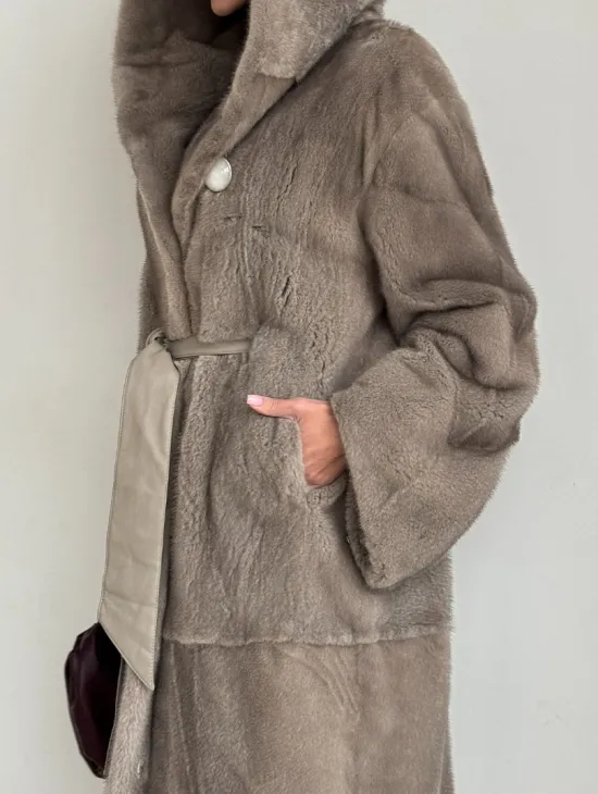 Норковая шуба кимоно с капюшоном кобра в натуральном сером цвете