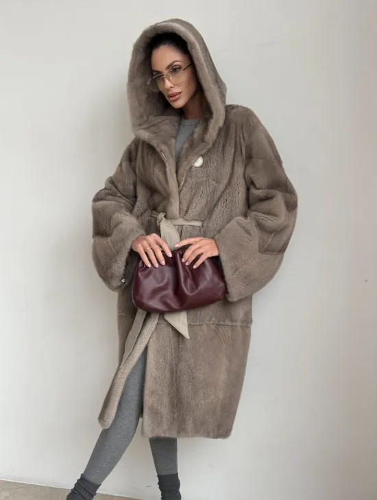 Норковая шуба кимоно с капюшоном кобра в натуральном сером цвете