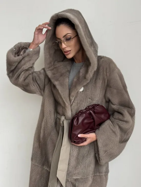 Норковая шуба кимоно с капюшоном кобра в натуральном сером цвете