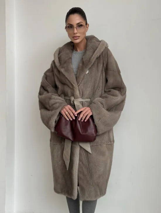 Норковая шуба кимоно с капюшоном кобра в натуральном сером цвете