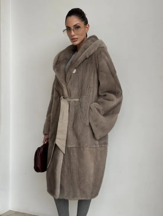Норковая шуба кимоно с капюшоном кобра в натуральном сером цвете