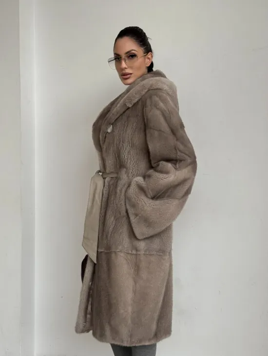 Норковая шуба кимоно с капюшоном кобра в натуральном сером цвете
