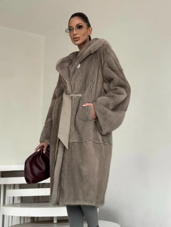 Норковая шуба кимоно с капюшоном кобра в натуральном сером цвете