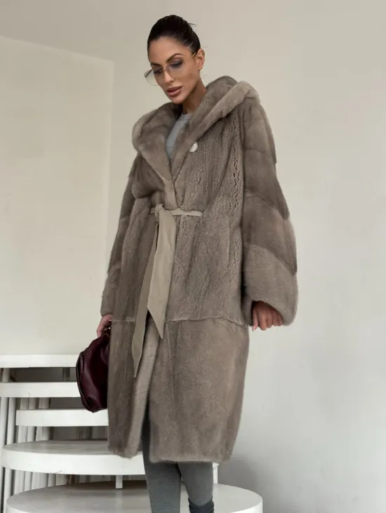 Норковая шуба кимоно с капюшоном кобра в натуральном сером цвете