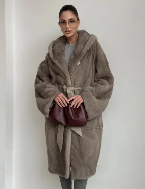 Норковая шуба кимоно с капюшоном кобра в натуральном сером цвете