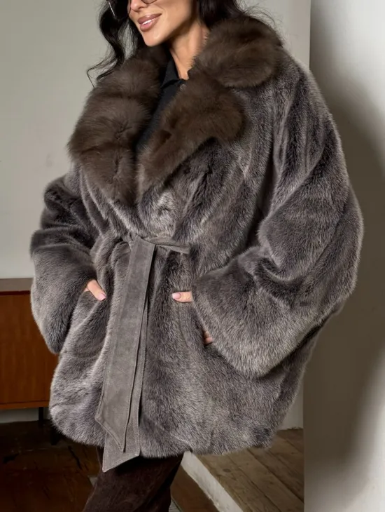 Женский норковый полушубок с воротником из куницы, фасон - летучая мышь