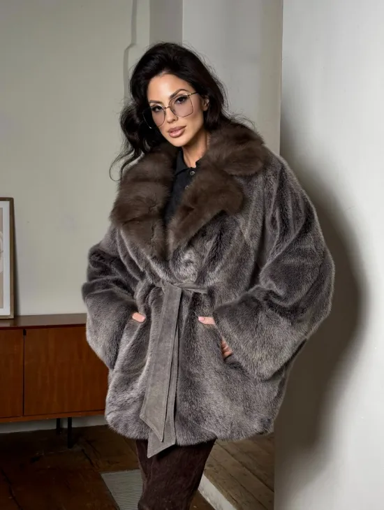 Женский норковый полушубок с воротником из куницы, фасон - летучая мышь