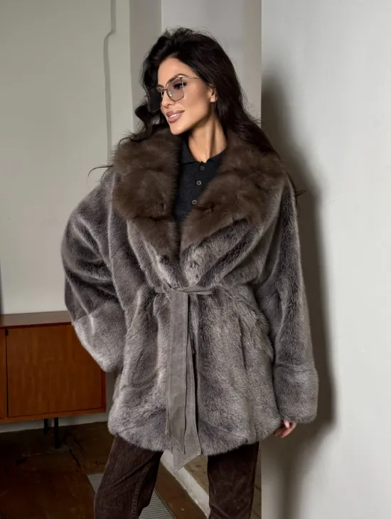 Женский норковый полушубок с воротником из куницы, фасон - летучая мышь