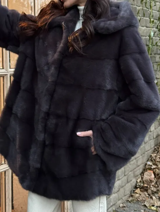Норковый женский полушубок с капюшоном в графитом цвете