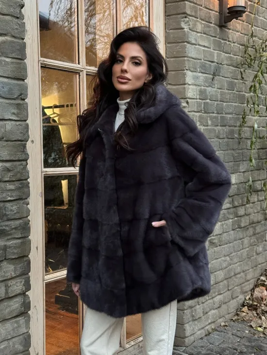 Норковый женский полушубок с капюшоном в графитом цвете
