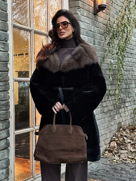 Норковая шуба Blackglama с капюшоном из меха куницы